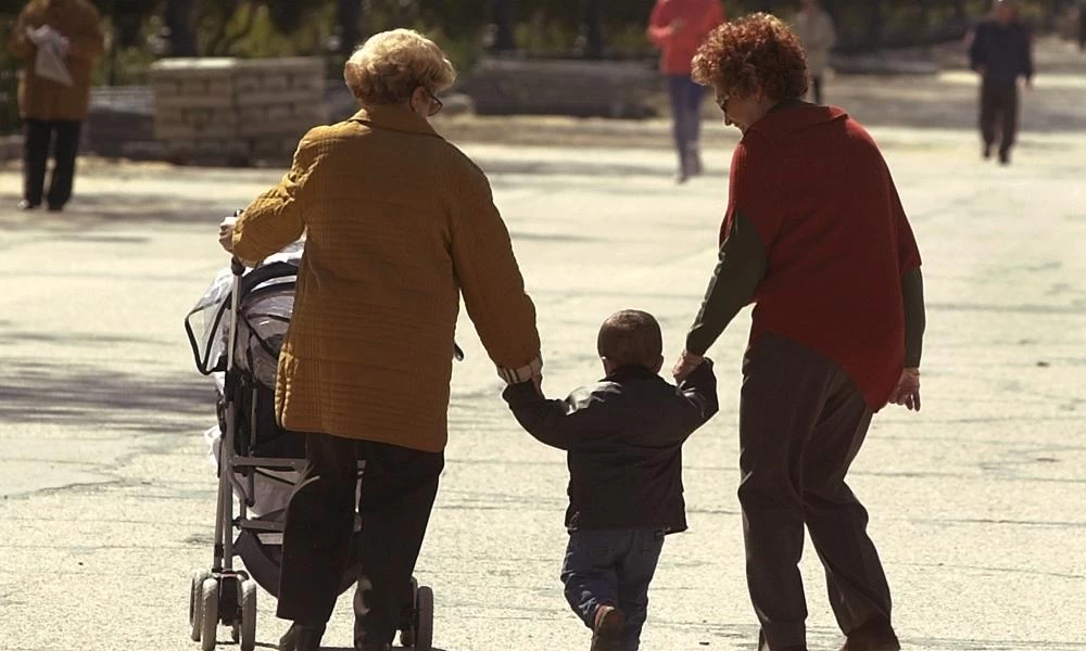 Υπογεννητικότητα και συβαριτισμός στην Ελλάδα